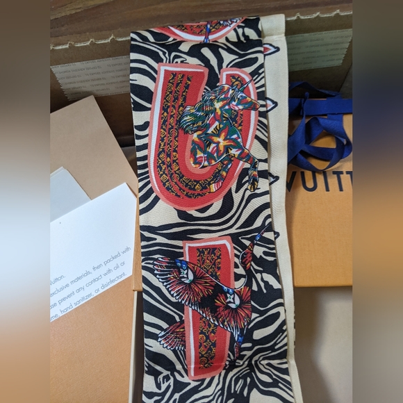 NWT Louis Vuitton Silk Studded ABC Bandeau Scarf Twilly - Picture 4 of 8